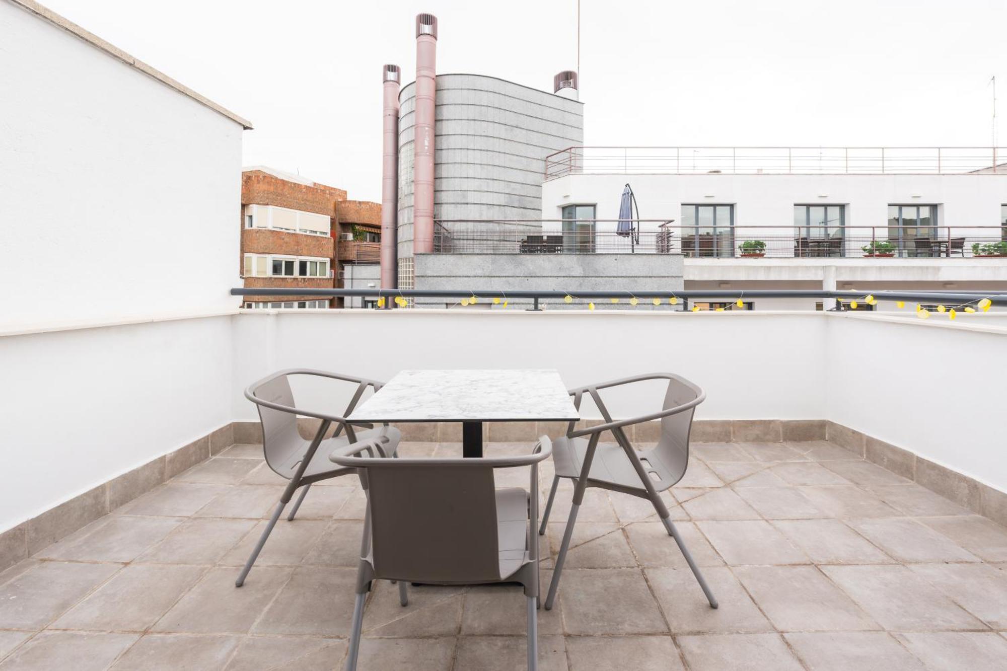 Lemon Apartment & Hotels Bernabeu Madrid Exterior foto